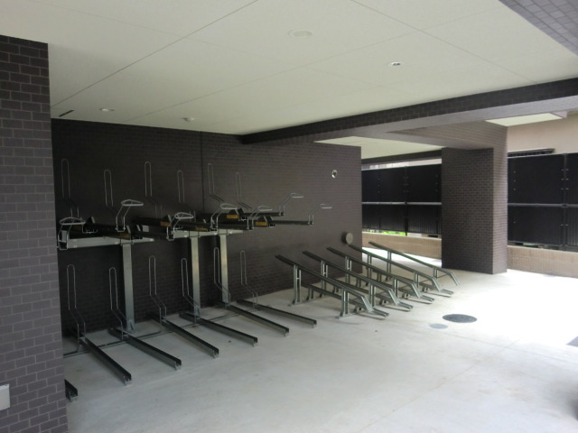 フェニックス永福町弐番館 駐輪場_1