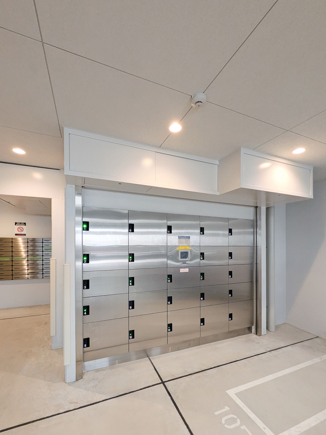 AELL OSAKA EAST AELL OSAKA EAST_宅配ボックス1