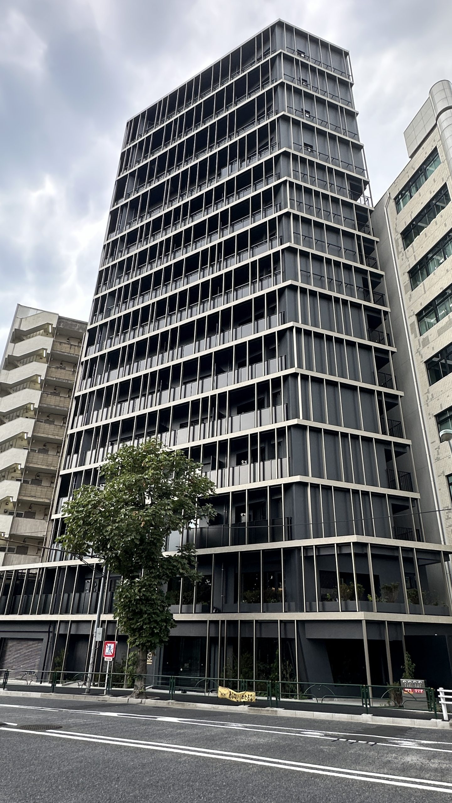 ZOOM新宿御苑前 外観